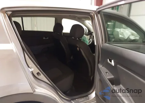 2016 Kia Sportage Lx z USA, uszkodzony, nr VIN KNDPB3AC4G7819663